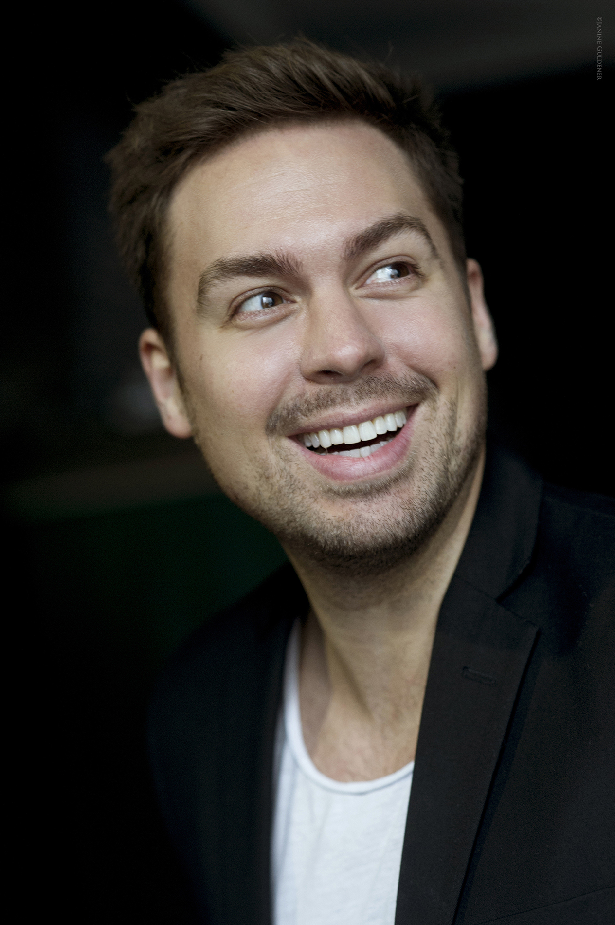 Jonathan Schaefer Portraitaufnahme